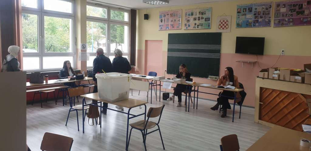 Vitez: Do 15 sati glasovalo 37,83 posto birača