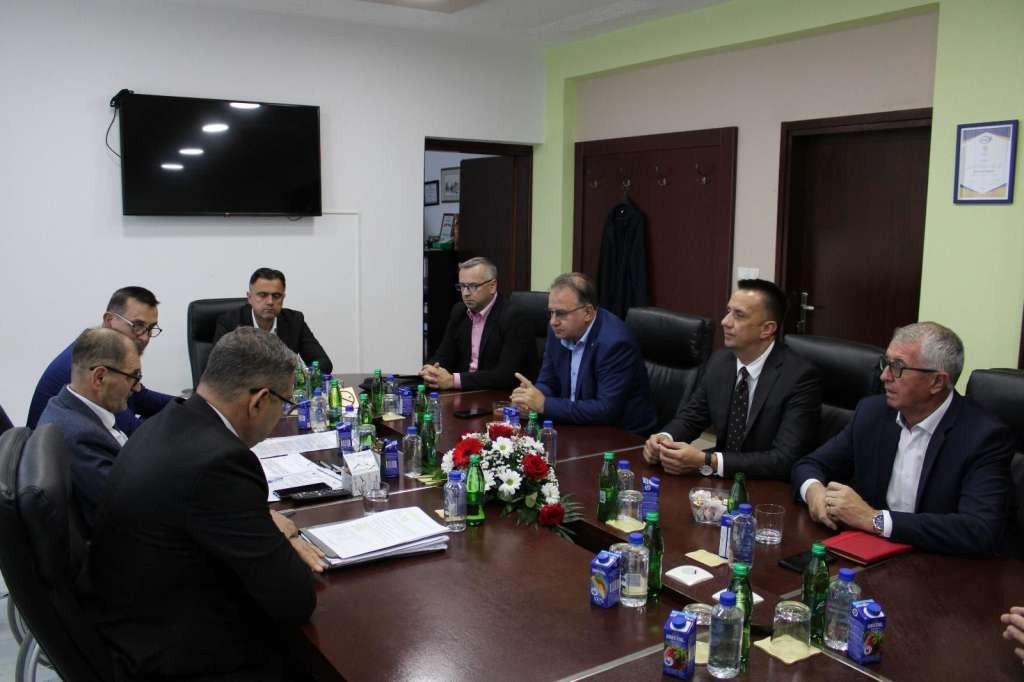 Nikšić i Lakić posjetili Binas: Kao Vlada smo pokazali da stojimo uz našu namjensku industriju