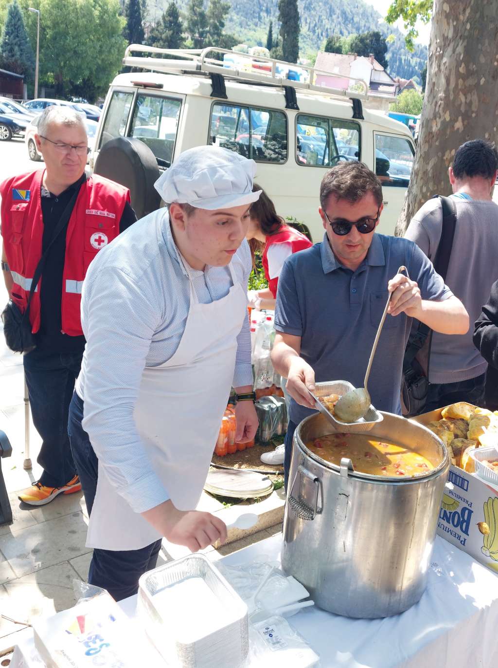 Mostarcima gradonačelnik dijelio grah