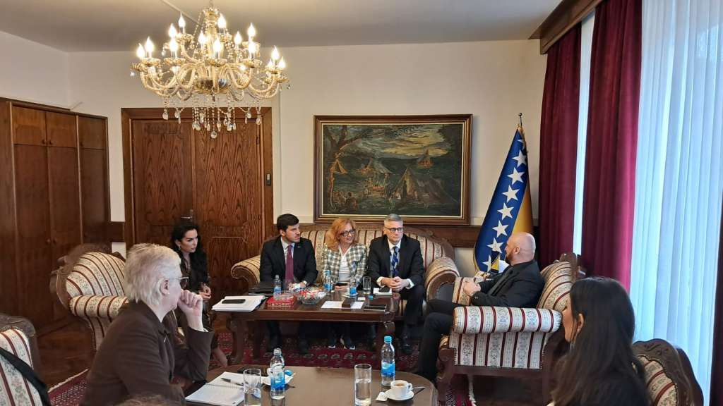 Isak s predstavnicima Misije OSCE-a u i Delegacije EU o zakonu o slobodi mirnog okupljanja