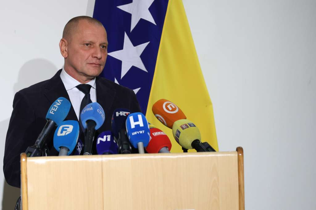 Miletić - Prekidi sjednica protivustavni, evropski zakoni ignorisani