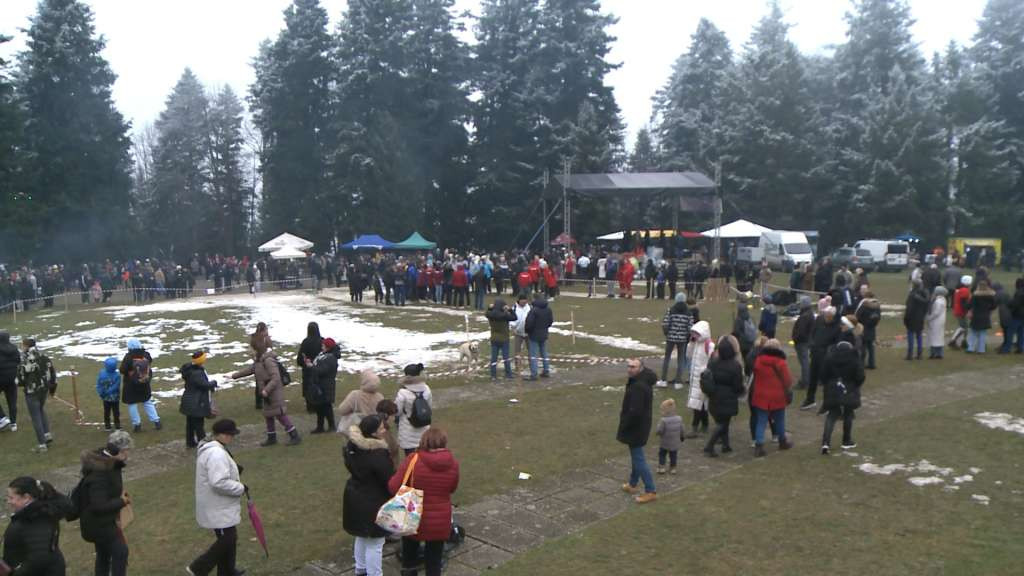 Prijedor: Održana 19. manifestacija „Dani zime na Kozari“