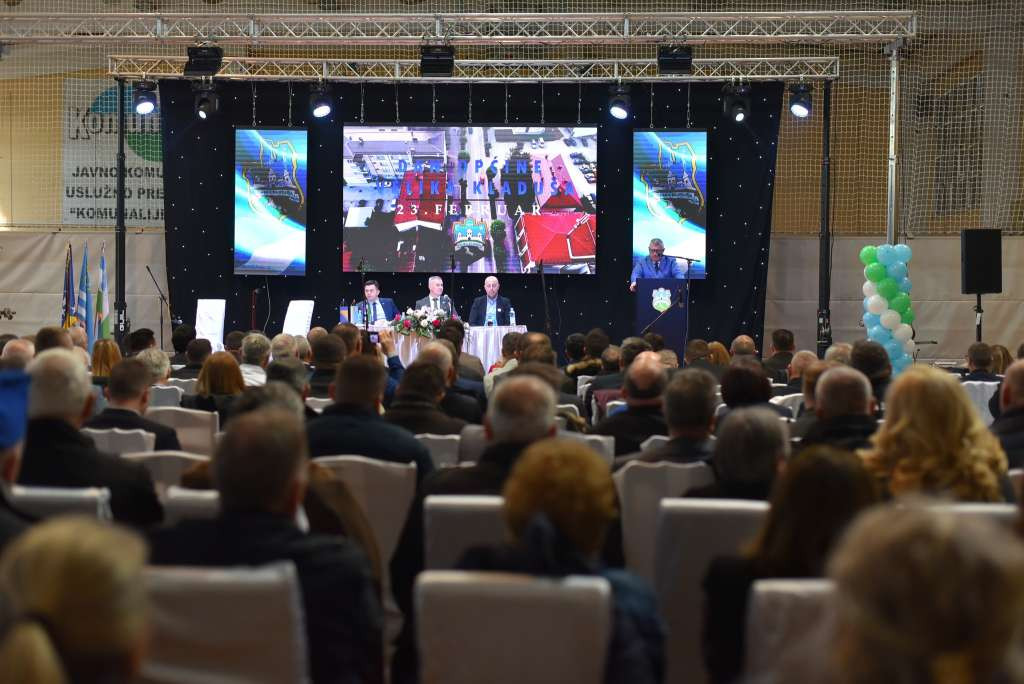 Velika Kladuša obilježila Dan općine svečanom sjednicom Općinskog vijeća