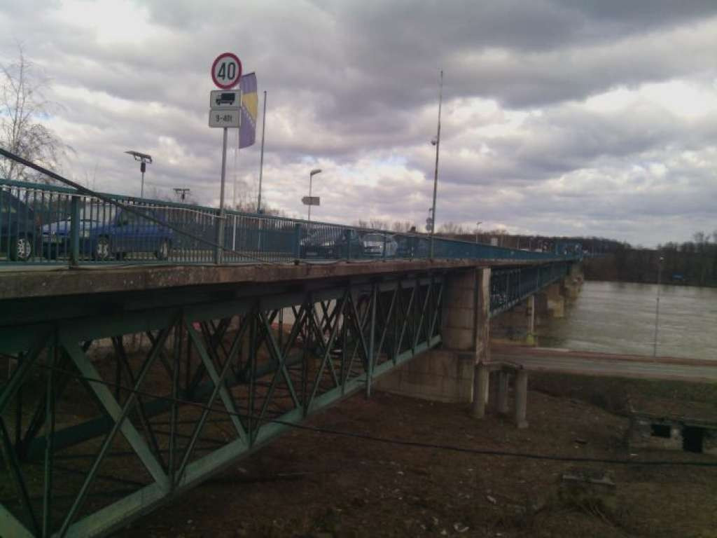 Most Brčko-Gunja i dalje zatvoren za saobraćaj motornih vozila