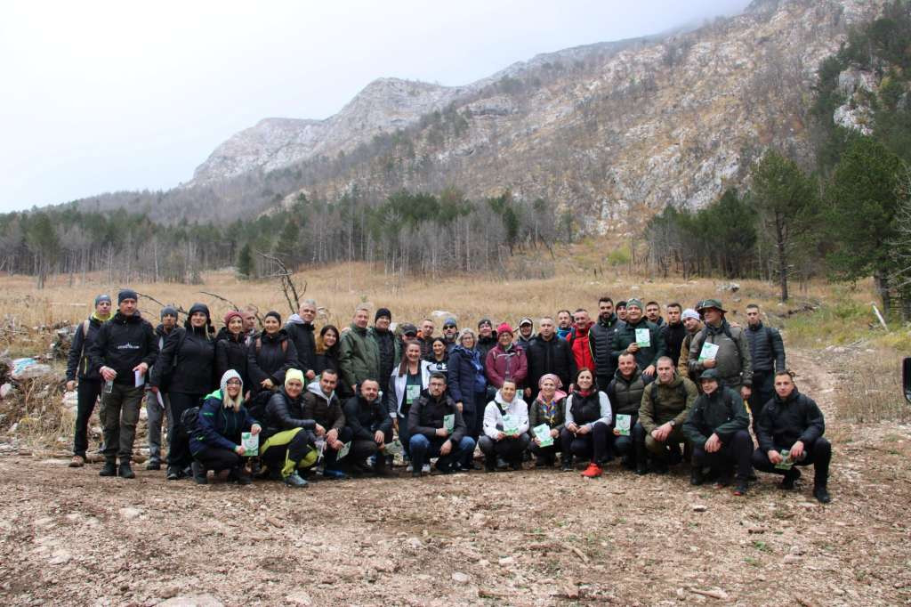 Uposlenici Vrhovnog suda FBiH i službenici Sudske policije učestvovali u akciji pošumljavanja