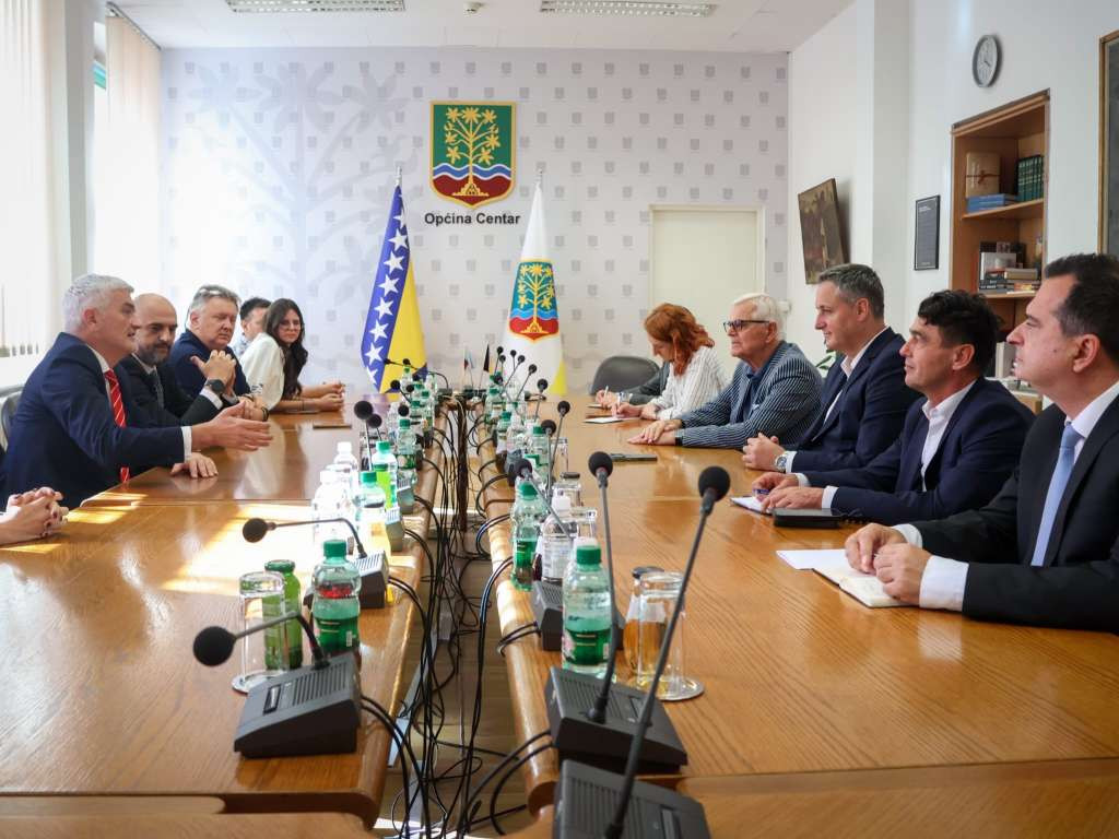 Bećirović razgovarao s načelnikom Općine Centar Srđanom Mandićem o značajnim razvojnim projektima