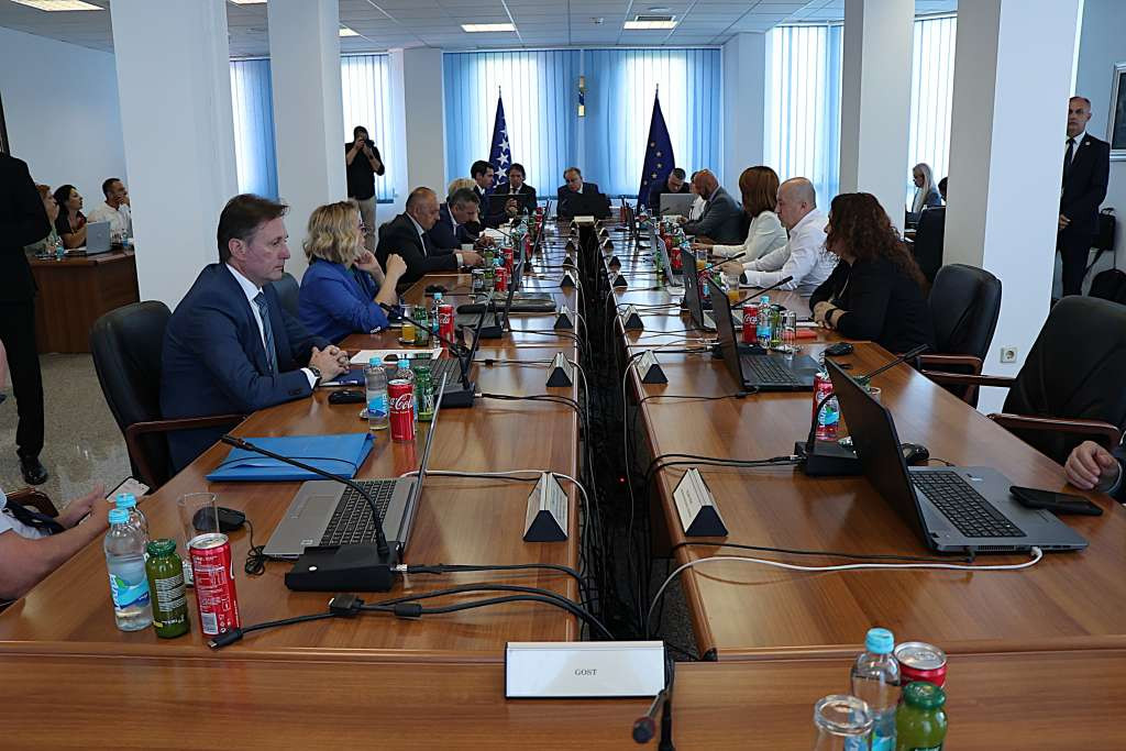 Vlada FBiH rasporedila 9,9 milijuna maraka za jačanje sektora sporta i kulture u FBiH