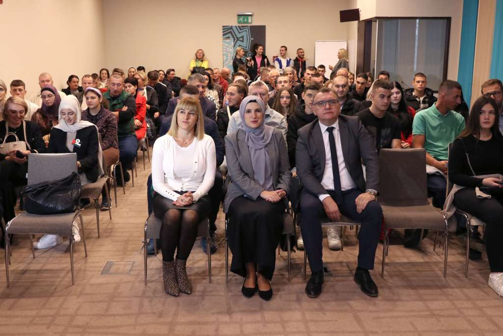 Ministarstvo za odgoj i obrazovanje KS stipendira 335 učenika za deficitarna zanimanja