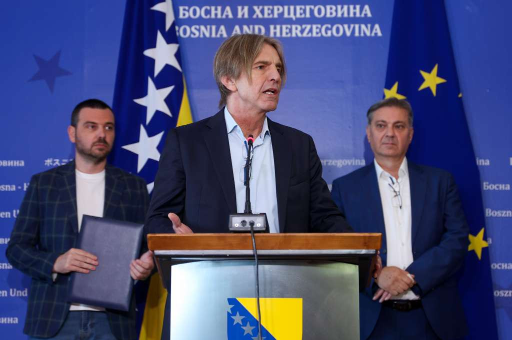 Državni parlamentarci Trojke: SNSD opstruira EU put BiH radi povratka Dodika u procese