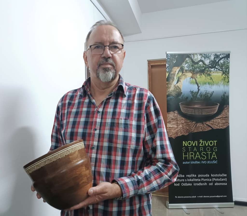 Zenica: Izložba Ive Jelušića „Novi život starog hrasta“
