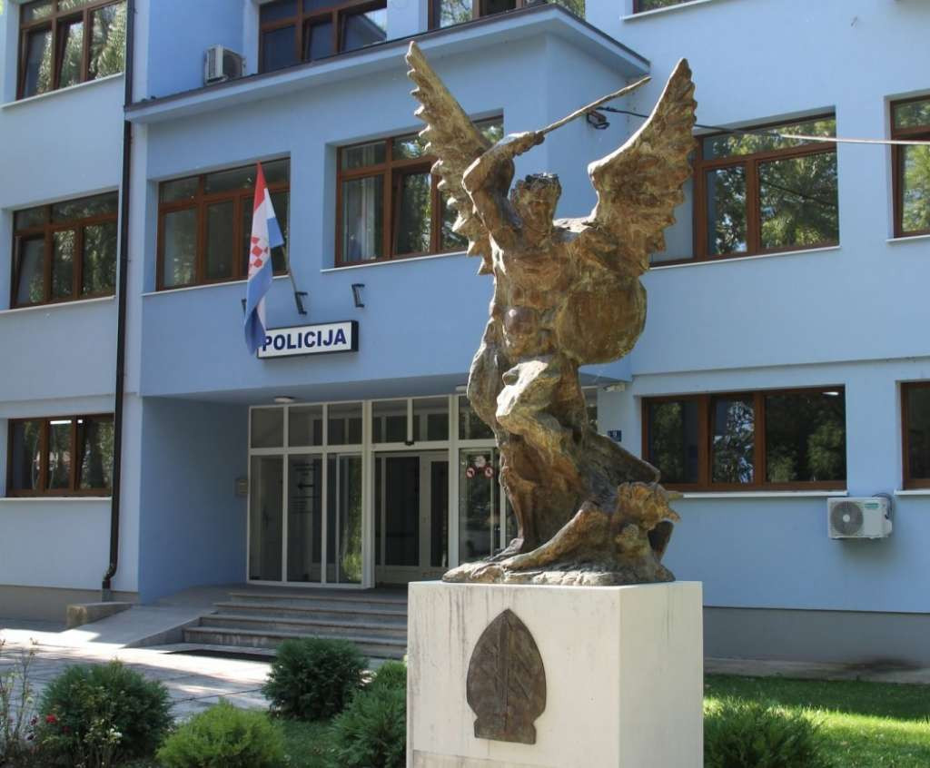 Policija Kantona 10 upozorava na lažne SMS poruke i investicijske prevare