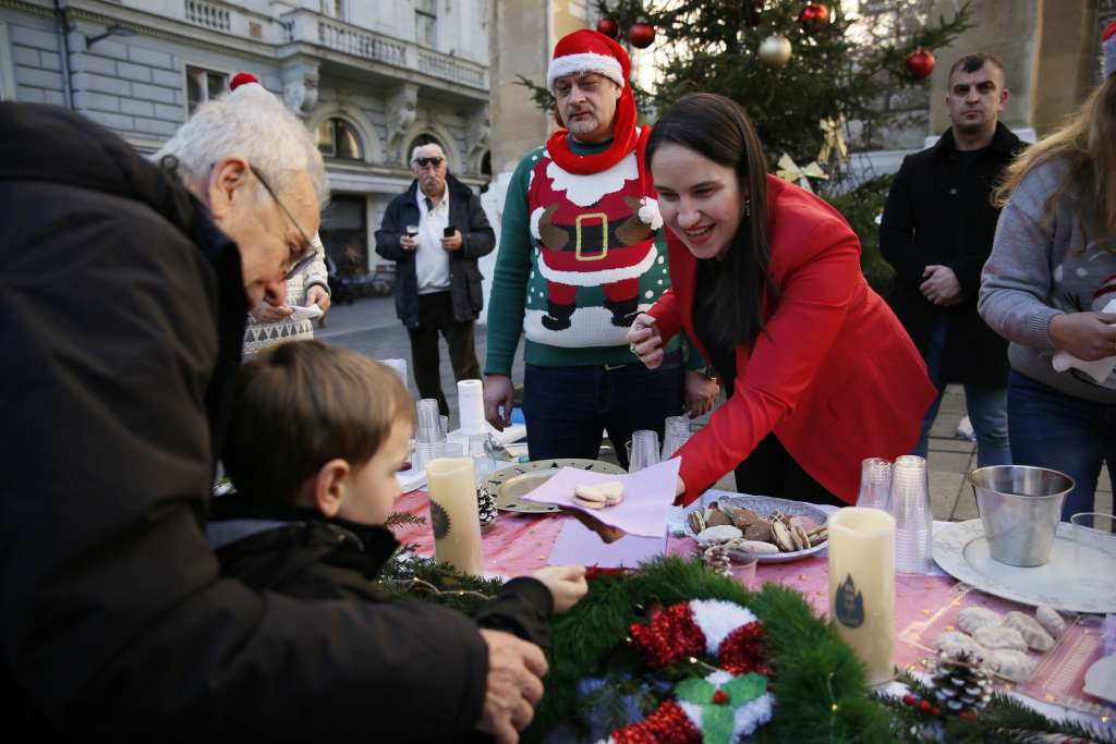 Sarajevo: Na platou ispred Katedrale druženje "U susret Božiću"