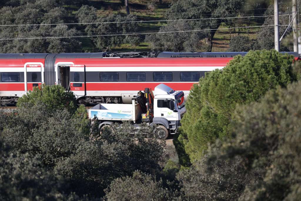 Mašinovođe u Španiji započinju štrajk širom zemlje nakon smrtonosnih nesreća