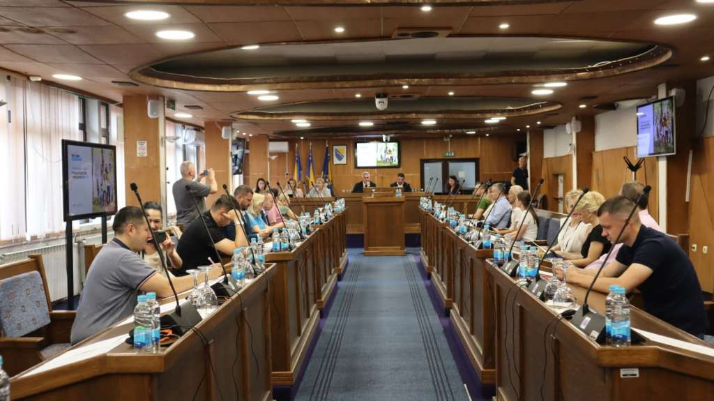 U Brčkom održana radionica o zakonodavnim rješenjima prilagođenim porodici