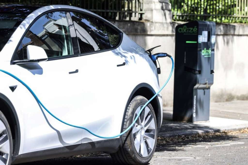 Porasla prodaja električnih automobila u Evropi zbog visokih cijena goriva