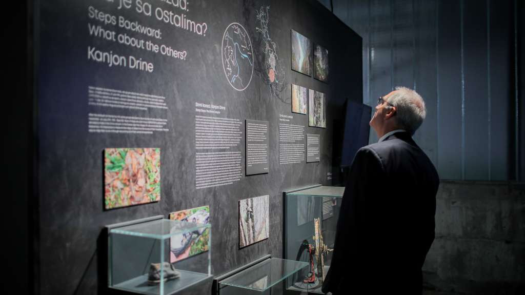 Holtzapple rezgovarao sa lokalnim liderima u Srebrenici i Bratuncu