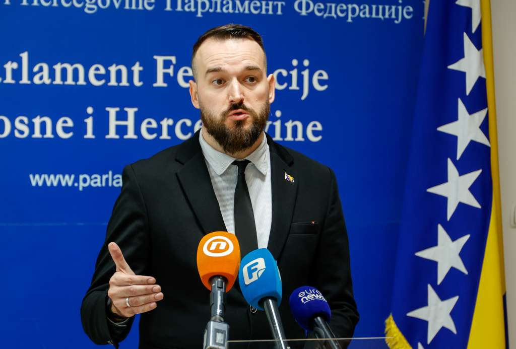 Čavalić: Na dnevnom redu sutrašnje sjednice zakoni koji poboljšavaju finansijske usluge u FBiH