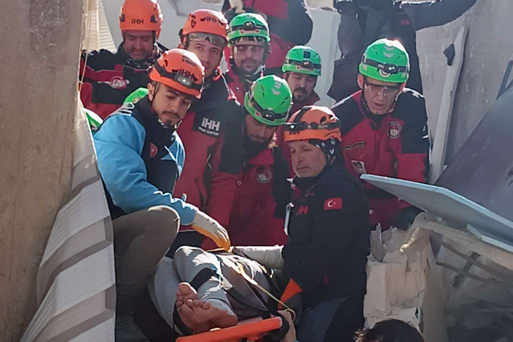 Spasilac Fahrudin Dobrača iz Hataya za Fenu: 'I dalje imamo živih ispod ruševima"