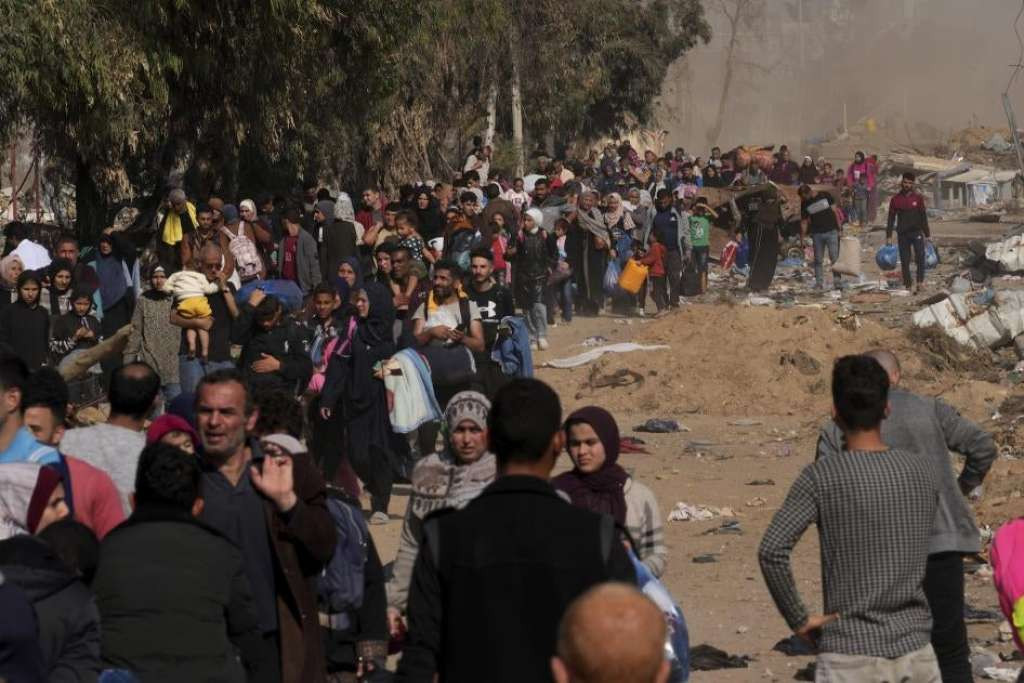 Izrael intenzivirao napade na Gazu dok Hamas razmatra Trumpov plan