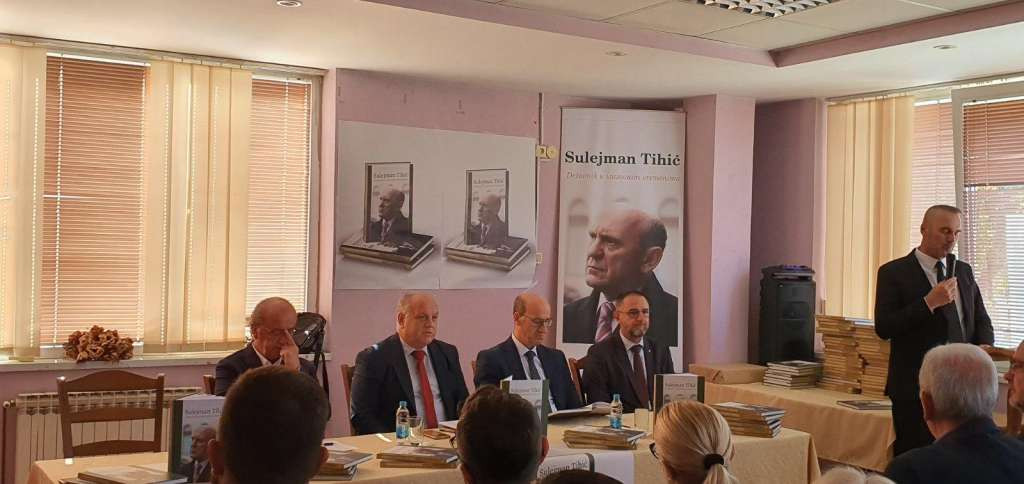 Predstavljena fotomonografija Dževada Mahmutovića 'Sulejman Tihić – državnik u izazovnim vremenima'