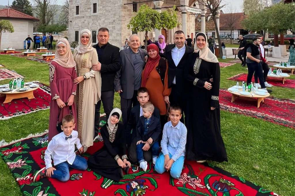 Ramazanska priča iz Banje Luke - Porodica Memić dijeli ljepotu ramazana sa komšijama