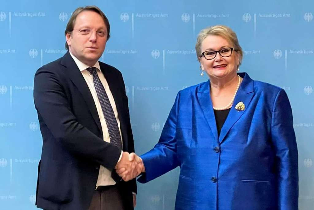 Turković se sastala sa evropskim komesarom za proširenje Oliverom Varhelyijem