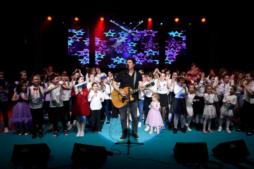 U Brčkom održan Festival 'Dječija mašta može svašta': Grand Prix dodijeljen Emi Ahmetović