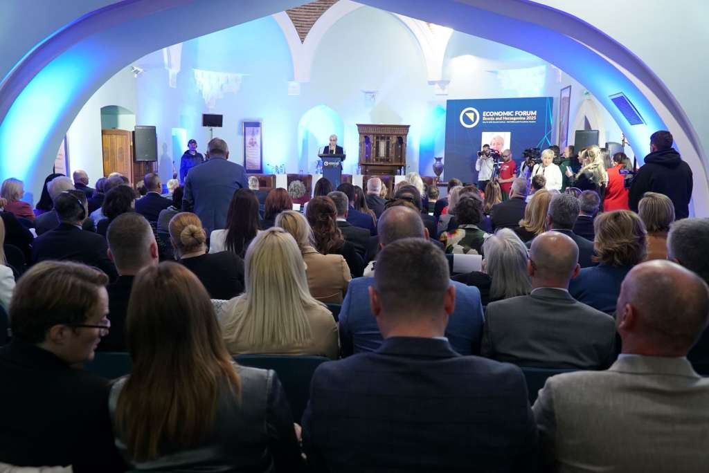 U Sarajevu počeo 'Ekonomski forum BiH 2025' posvećen održivom razvoju i digitalnoj transformaciji