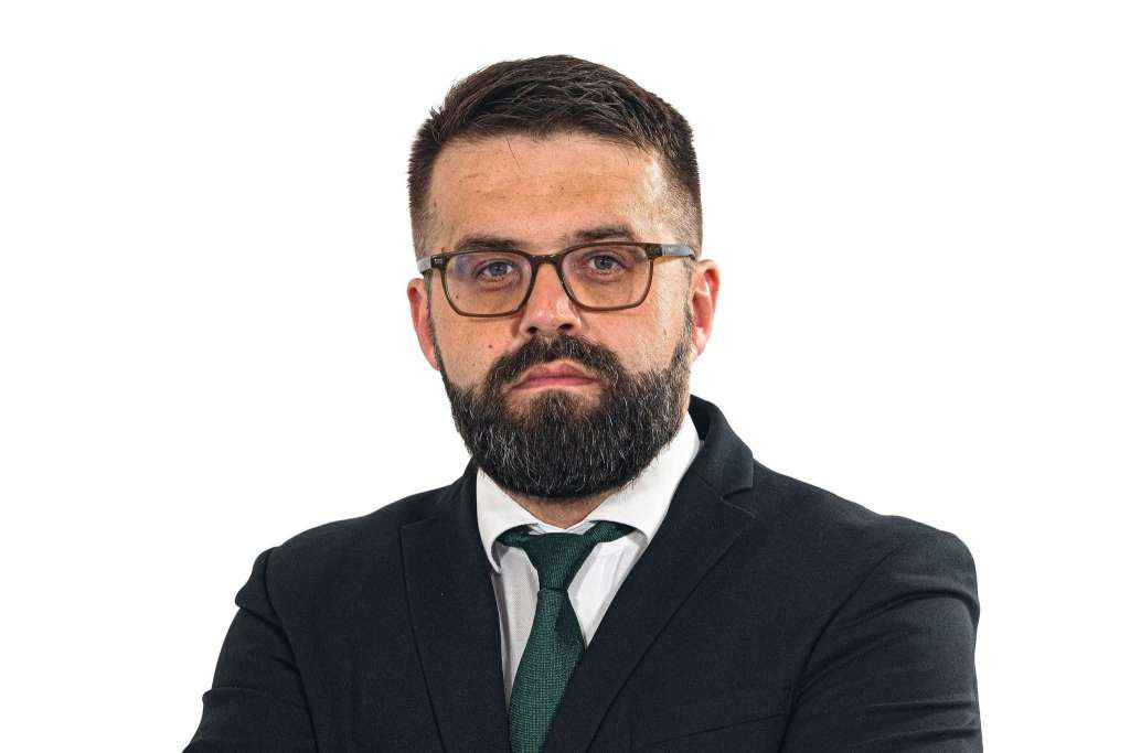 Srpski odbornici u Skupštini Općine Srebrenica smijenili Faruka Đozića