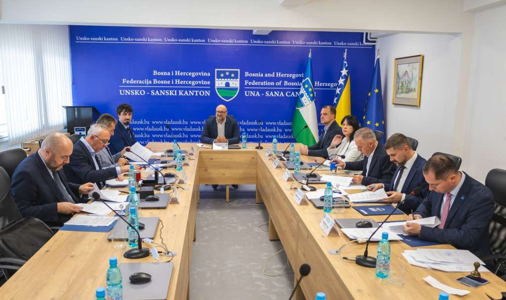 Potpisani ugovori o dodjeli grant sredstava gradovima i općinama USK-a