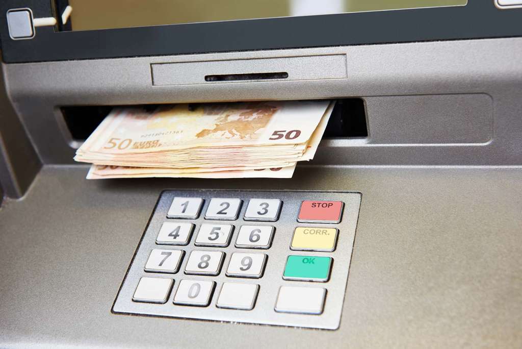 U Blagaju raznesen bankomat