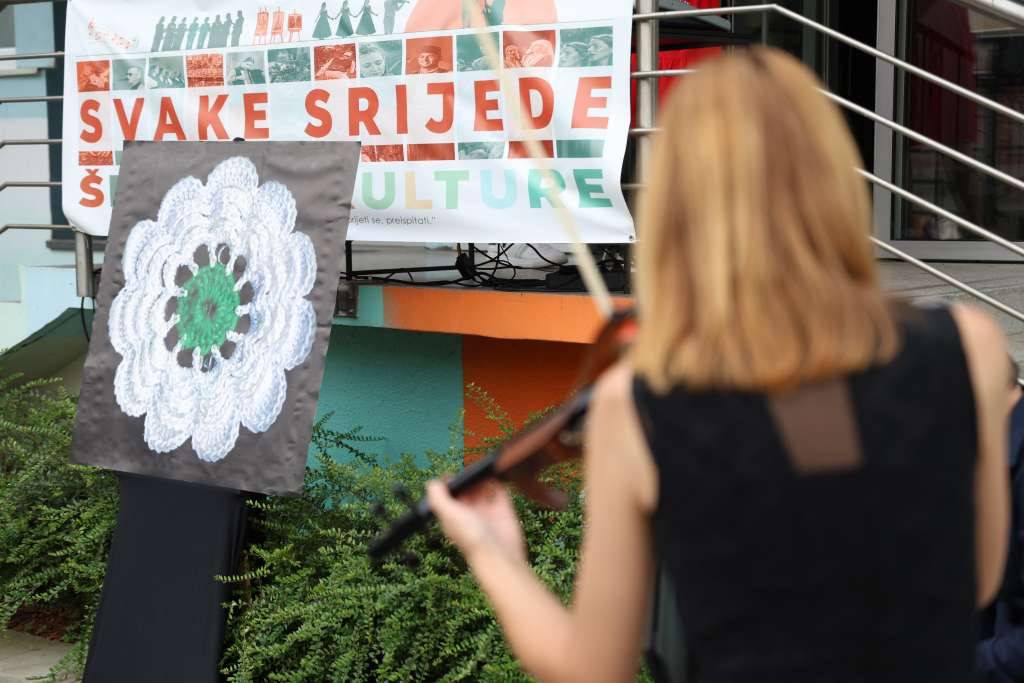 Šetnica kulture uz nastup violinistice Lidije Čović posvećena sjećanju na žrtve genocida u Srebrenici