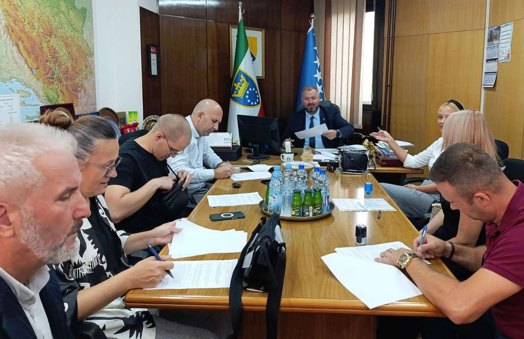 Ministarstvo privrede ZDK dodijelilo sredstva za nastup 30 firmi na sajmovima u Tešnju i Zenici