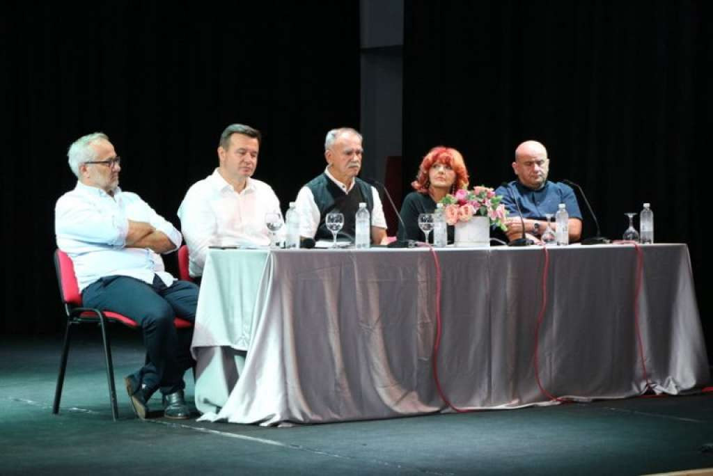 U Tomislavgradu predstavljena knjiga 'Ljudi koji bulje u vatru' Željka Musića Ćile