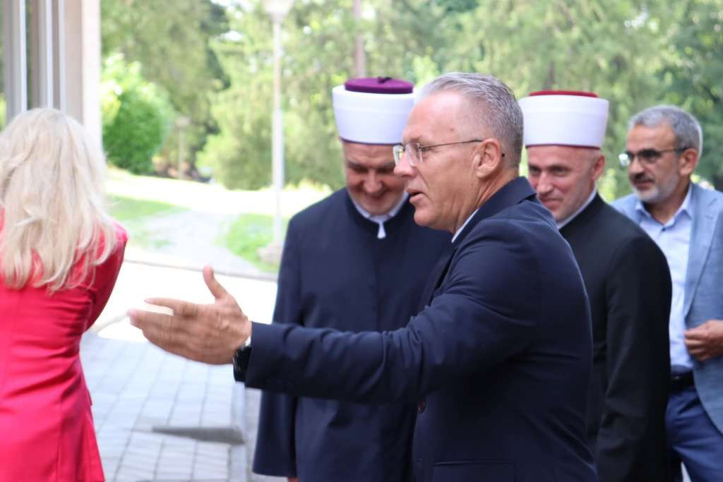 Otvorena novoizgrađena džamija u Jezerskom, duhovni centar i simbol zajedništva Krajine