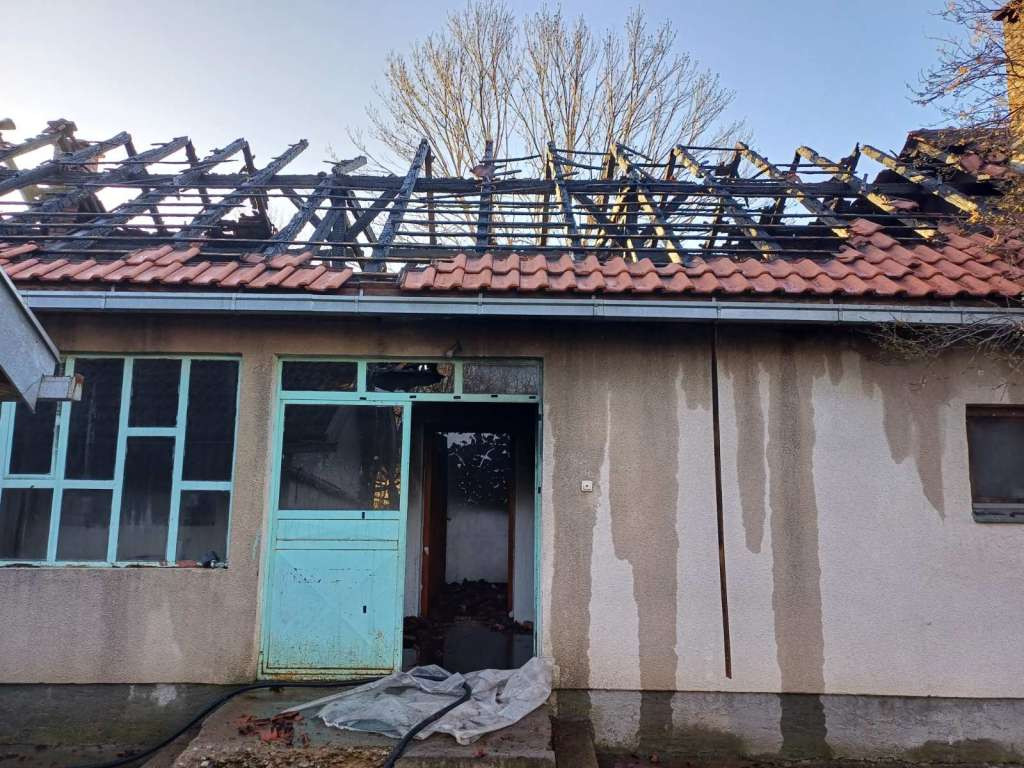 U selu Hrušta kod Nevesinja u požaru izgorjela obiteljska kuća