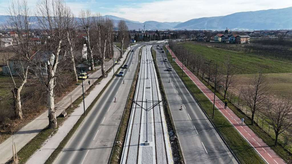 Pruga do Hrasnice - Asfaltiranje saobraćajnice u Hrasnici, završni radovi na raskrsnici na Ilidži