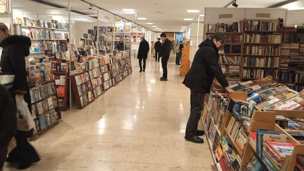 U galeriji Collegium Artisticum otvoren 'Zimski salon knjige'