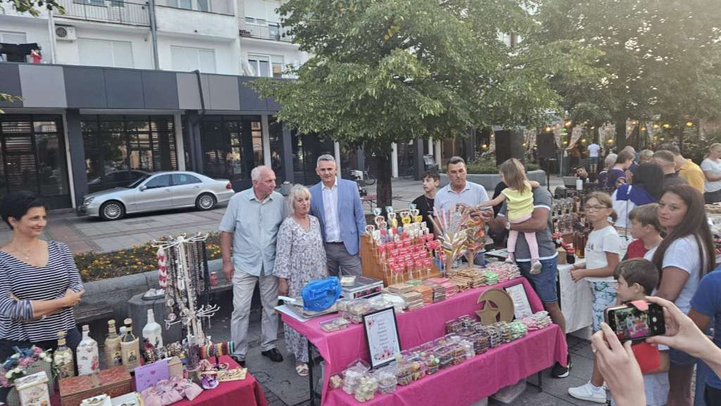 U Brčkom održan 'Noćni bazar'