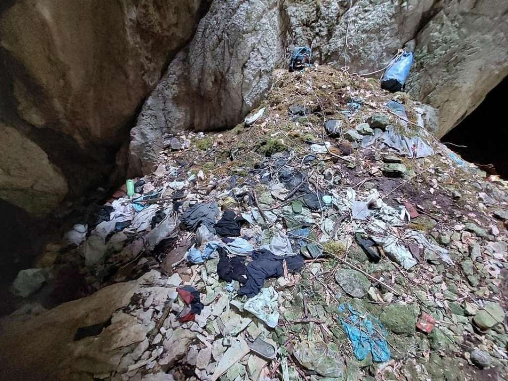 Livanjske i Duvanjske jame pune otpada i opasnih materijala