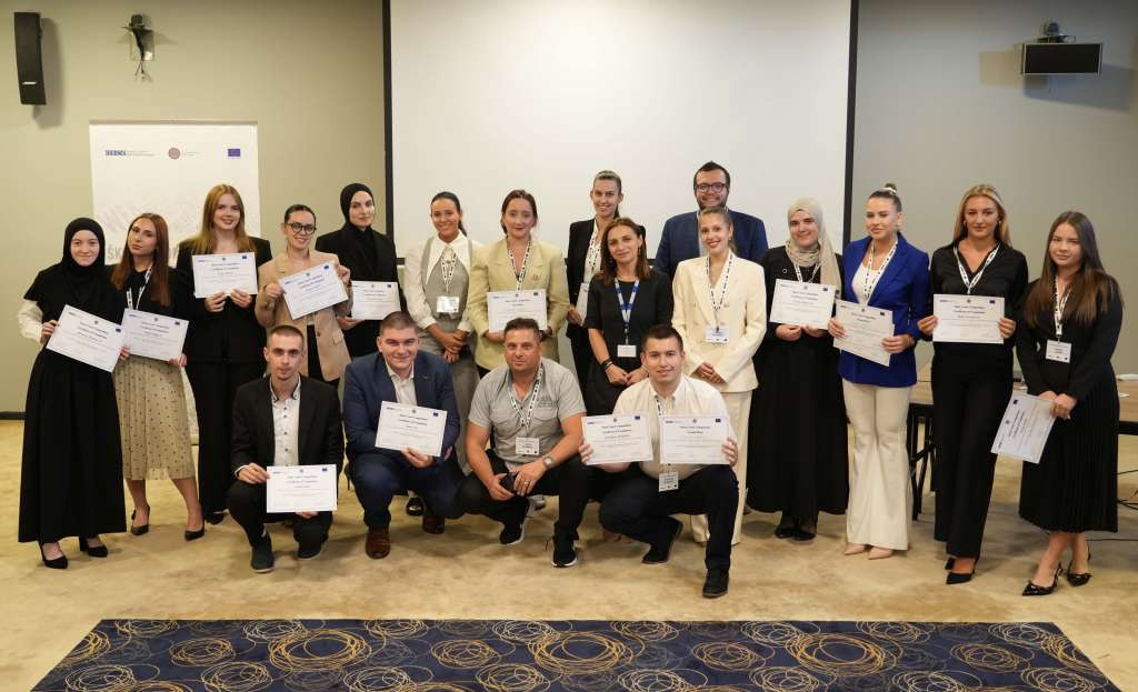 Budući pravnici uče o zaštiti slobode medija: Završena peta Škola medijskog prava