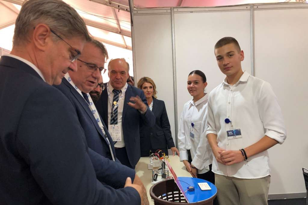 Zvizdić: Potrebni su nam politička stabilnost i posvećenost neophodnim ekonomskim reformama