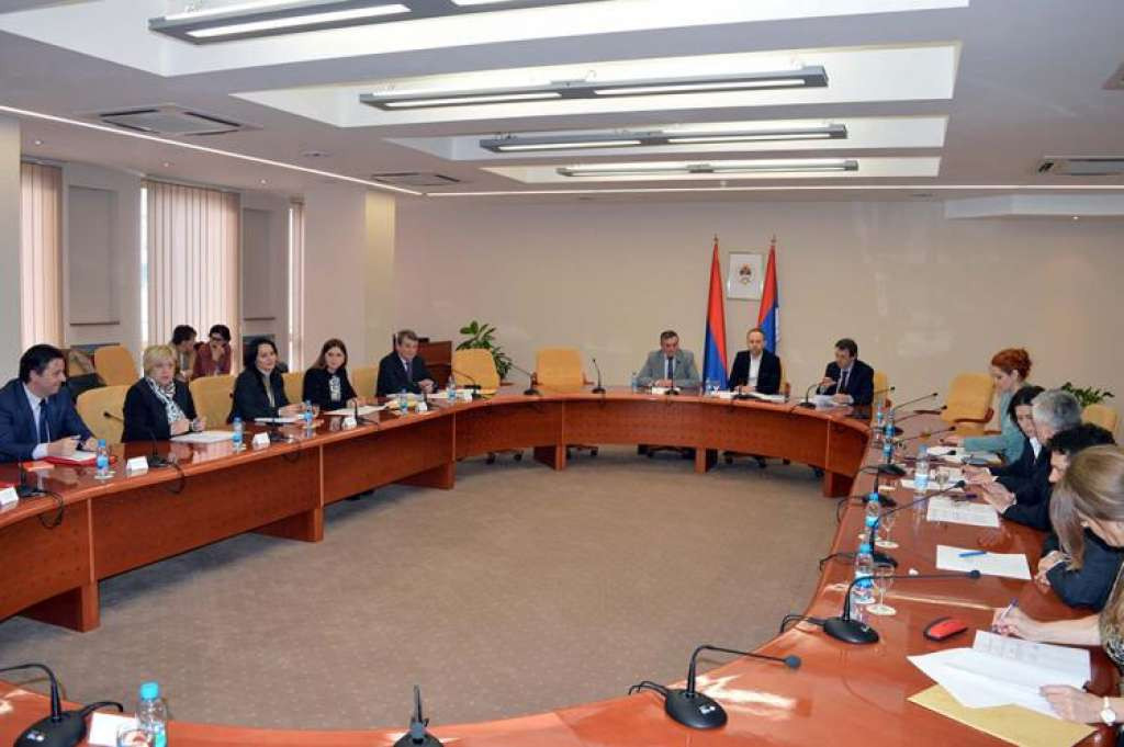 Vijeće naroda RS sutra o zakonu kojim se kriminalizira kleveta