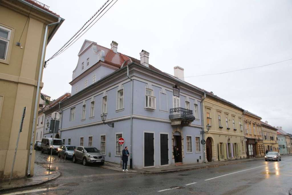 Antihrvatski prijeteći grafit na rodnoj kući bana Jelačića u Petrovaradinu