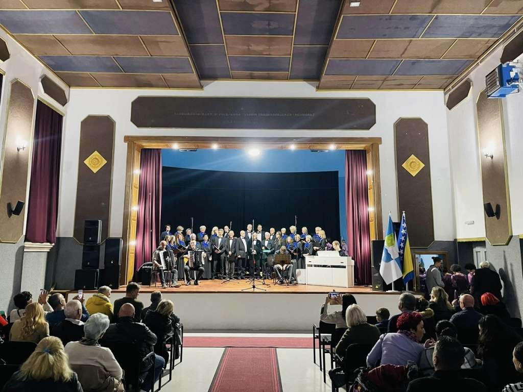 Održana manifestacija “Susret prijatelja Bosanska Krupa 2024”