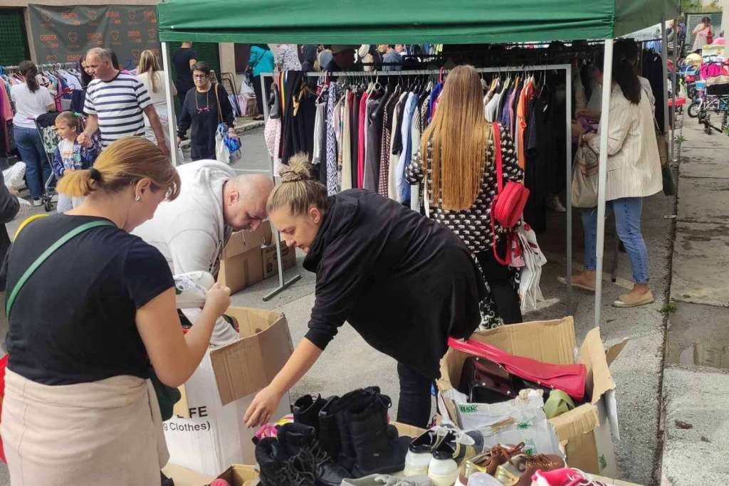 Humanitarni bazar Pomozi.ba - Tradicionalna podrška građana Sarajeva