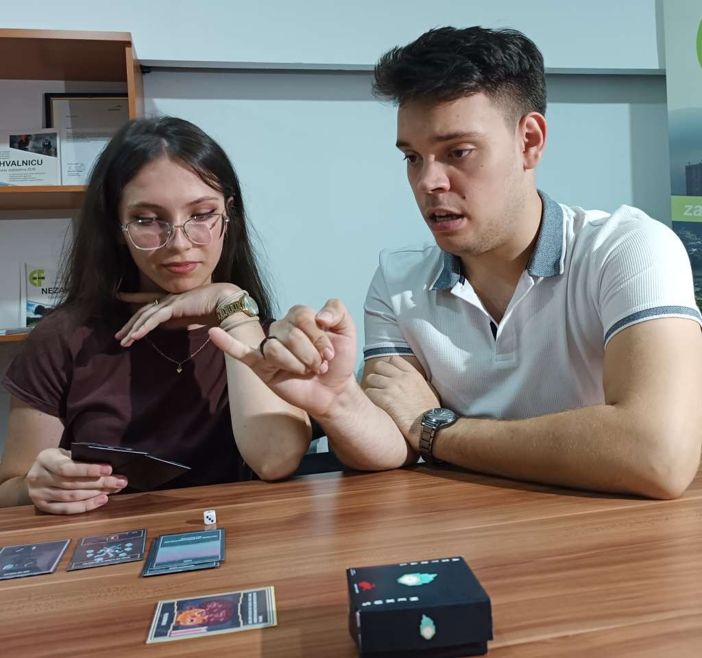Zenički student Kemal Bašić videoigricu 'Astral Nexus' pretvorio i u društvenu igru s kartama