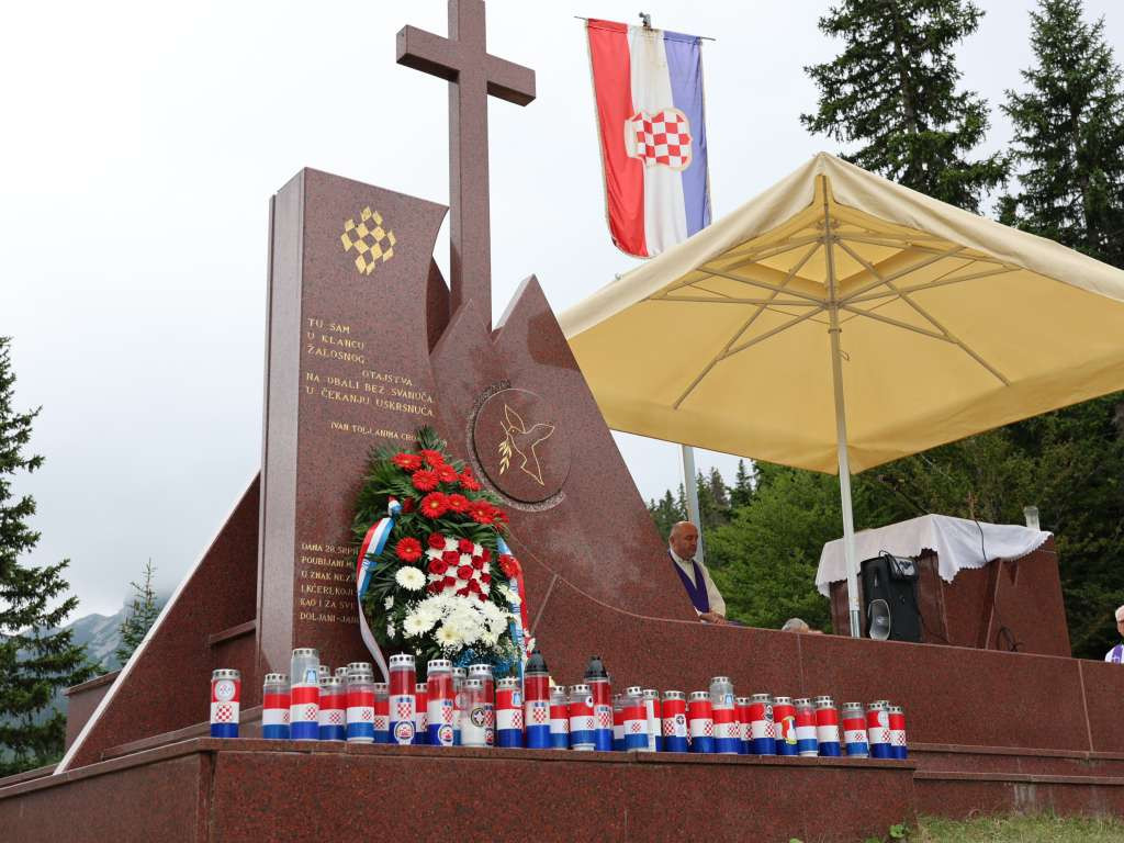 Na Stipića livadi obilježena 32. obljetnica zločina nad Hrvatima, još nitko nije odgovarao