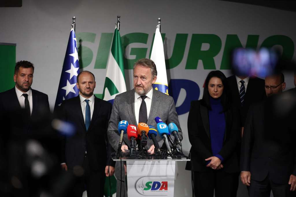 Izetbegović: Vlast nije uspjela osigurati napredak u ispunjavanju uvjeta na evropskom putu