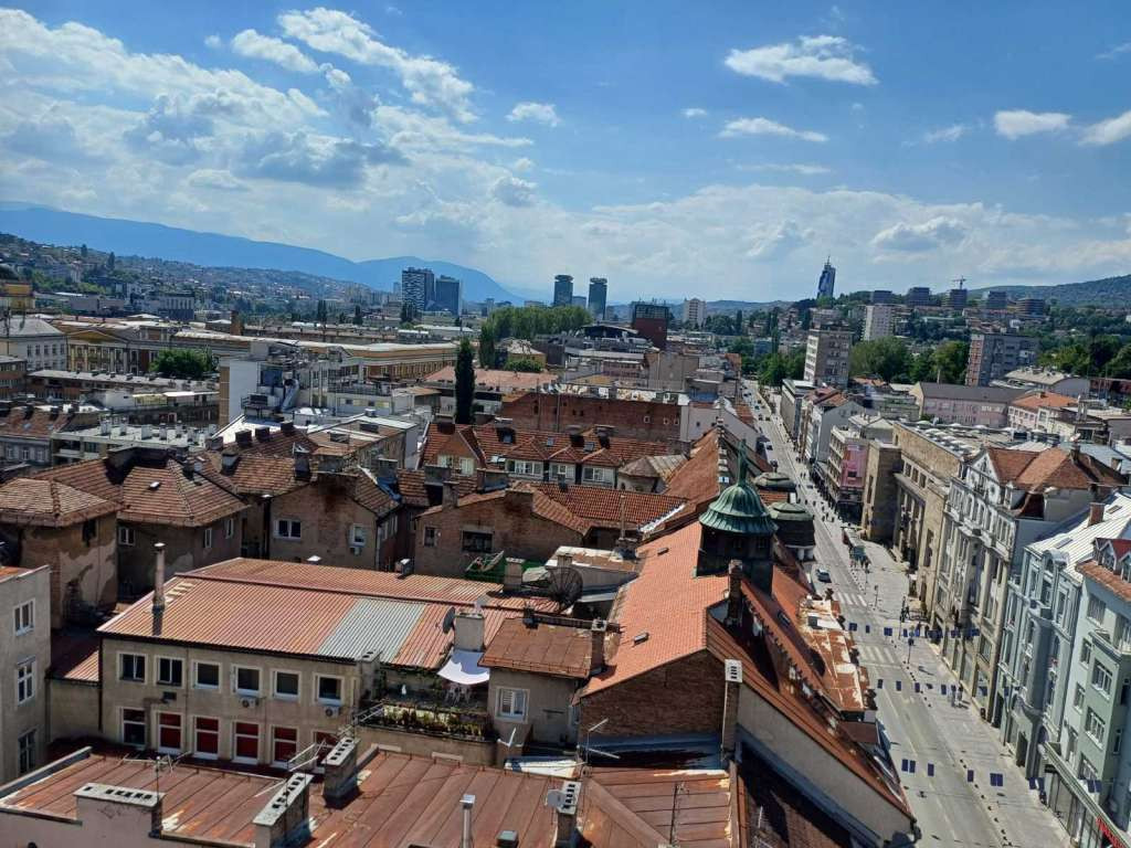 U BiH danas sunčano vrijeme, dnevne temperature do 34 stepena